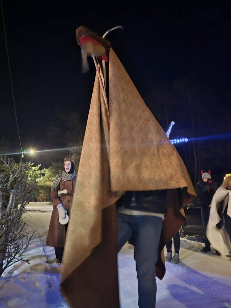 
kolędowanie z turoniem i gwiazdą Swoi Stępczak 