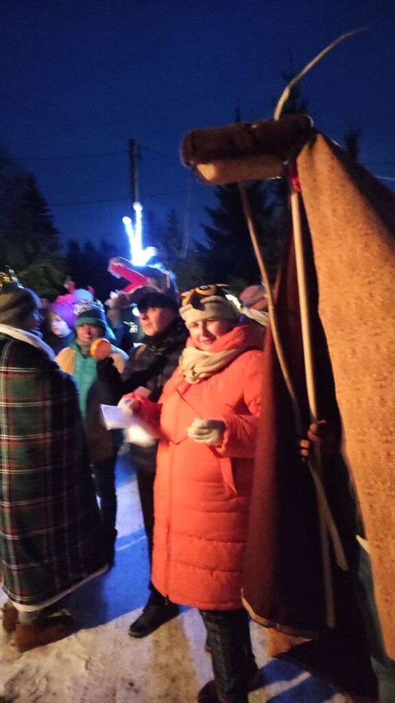 
kolędowanie z turoniem i gwiazdą Swoi Stępczak 